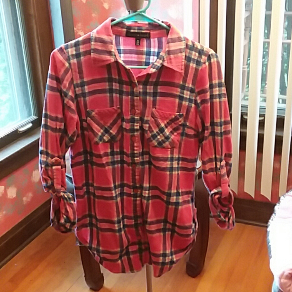 Red, white and blue plaid top